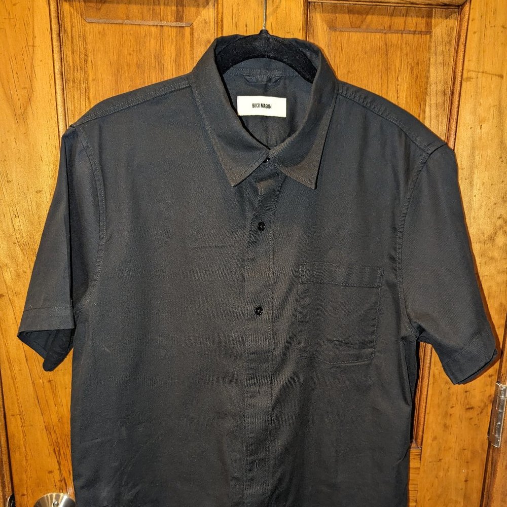Men's short-sleeved button down